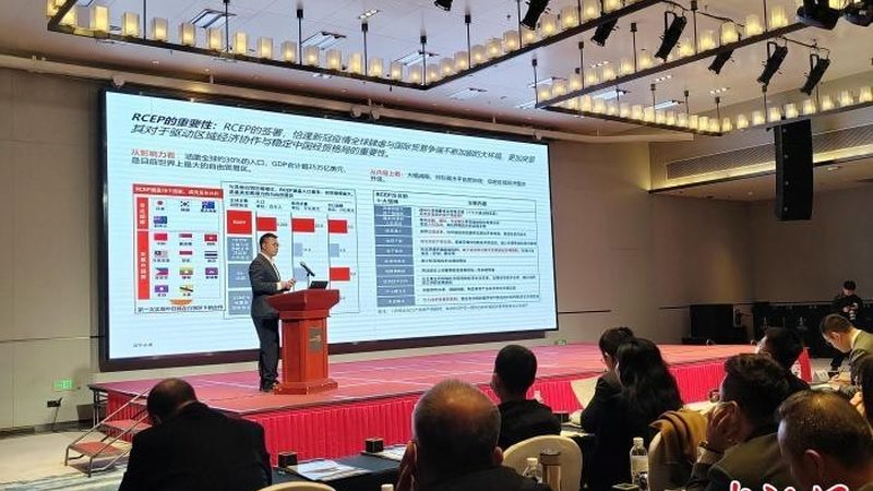 企业培训咨询的费用通常由以下几个部分构成：
